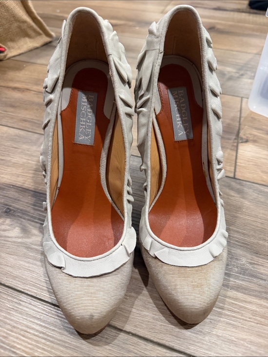 Badgley Mischka Shoes - Badgley Mischka Cream Ruffled Round-Toe Pumps